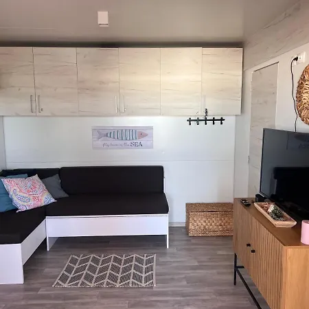 Turtle - Lovely, Brand New Near The Sea Apartment